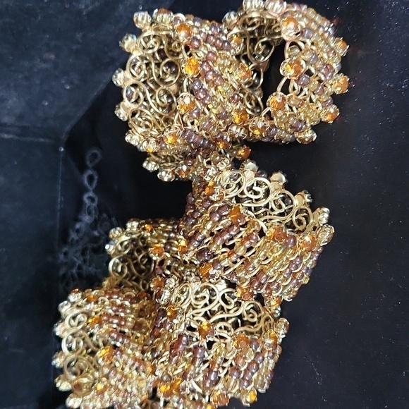 Gold Beaded Jeweled Napkin Rings Set of 8 - Picture 6 of 6